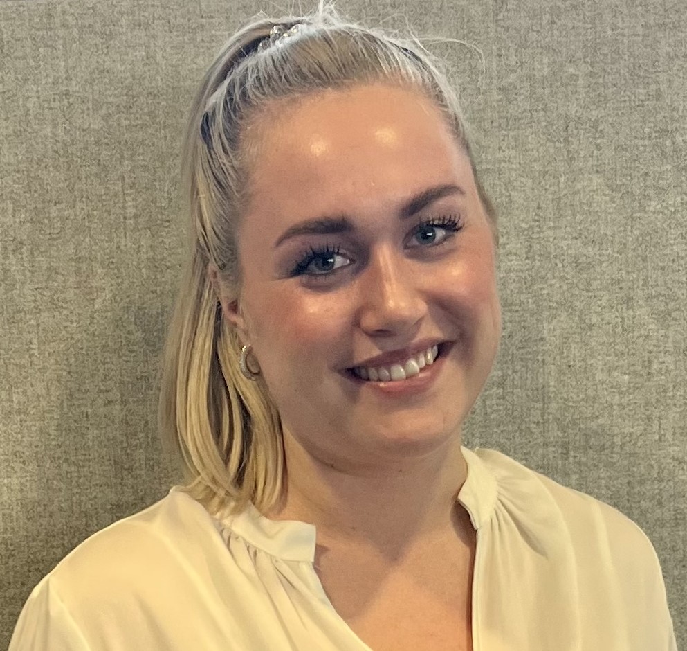 HR Mitarbeiterin Johanna in Leipzig